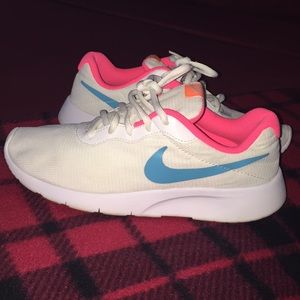 Just Today : Nike 👟